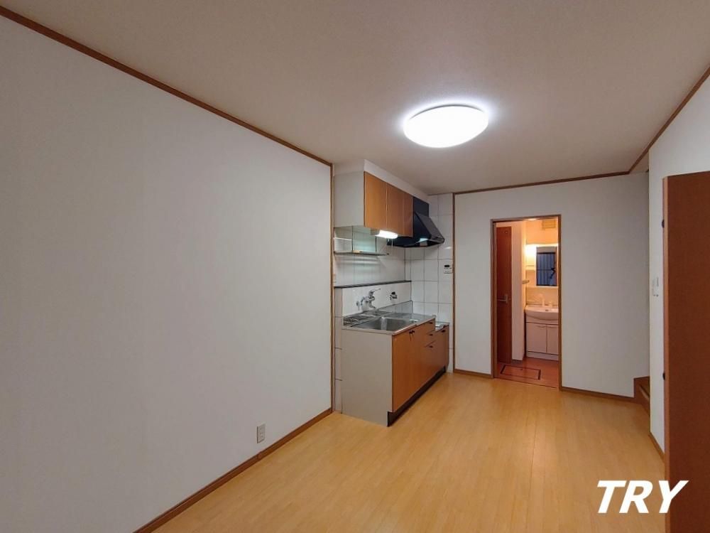 �y�����E���r���O�z�@