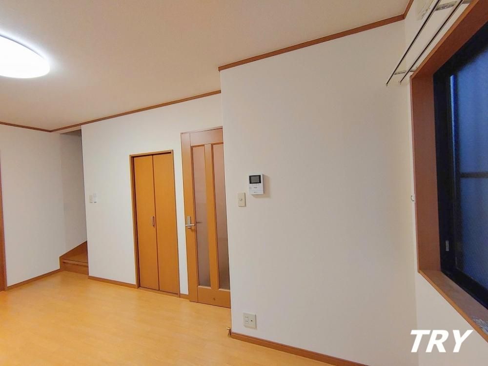 �y�����E���r���O�z�@