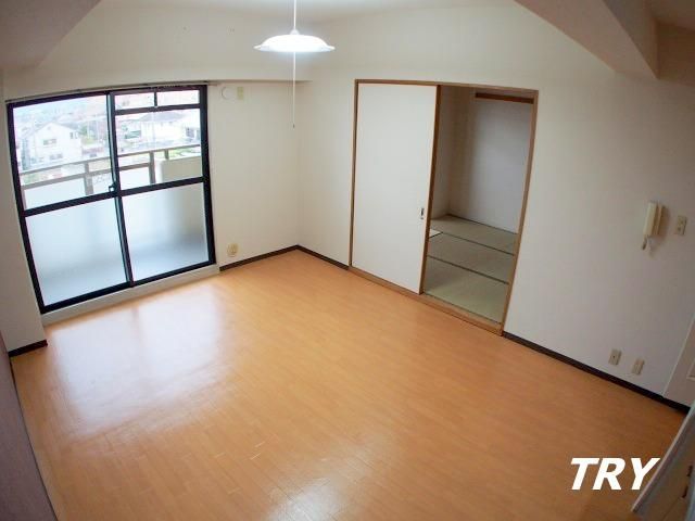 �y���ԁE���r���O�z�@