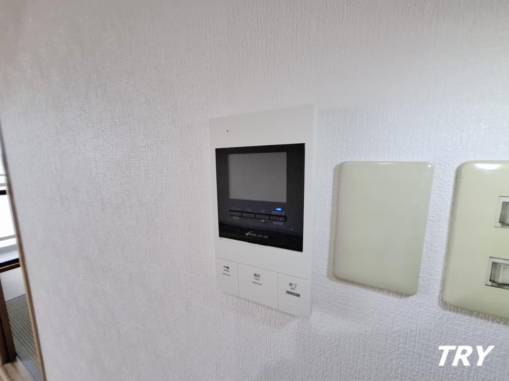 �y�Z�L�����e�B�z�@