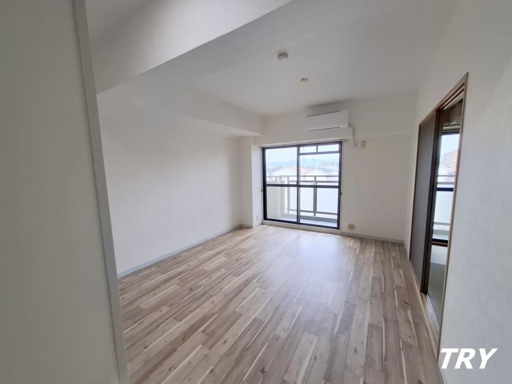 �y�����E���r���O�z�@