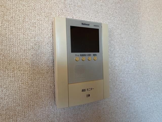 �y�Z�L�����e�B�z�@