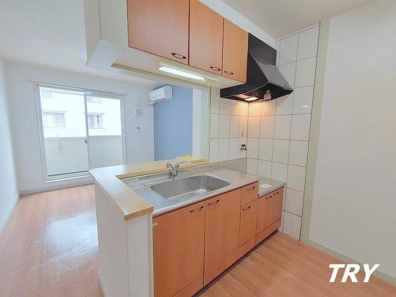 �y�L�b�`���z�@