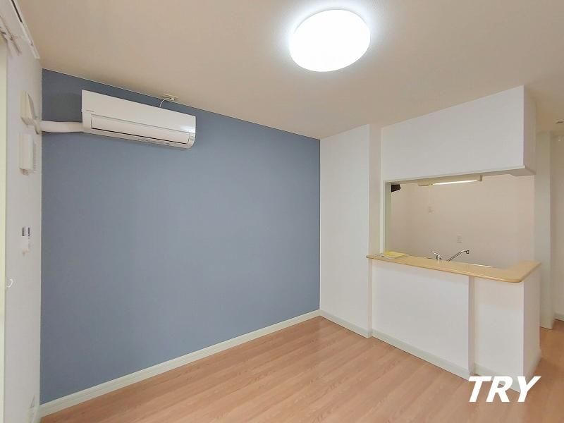 �y�����E���r���O�z�@