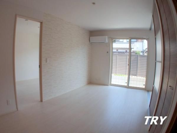 �y�����E���r���O�z�@