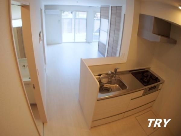 �y�����E���r���O�z�@