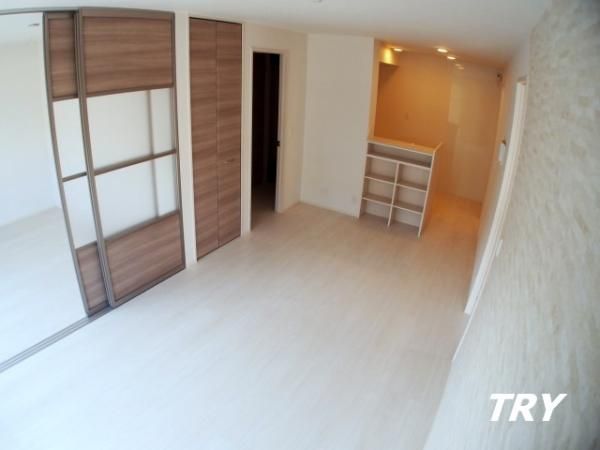 �y�����E���r���O�z�@