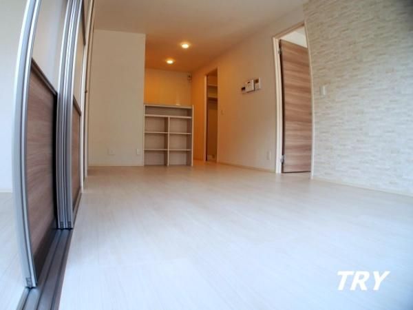 �y�����E���r���O�z�@