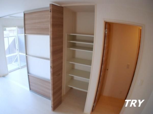 �y�����E���r���O�z�@���[