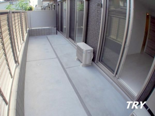 �y��z�@�e���X