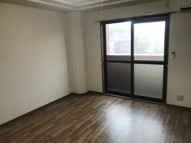 �y���ԁE���r���O�z�@