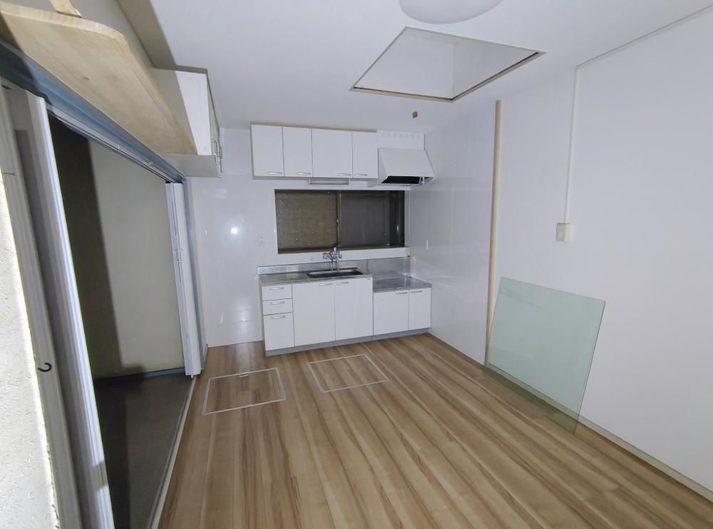 �y���ԁE���r���O�z�@