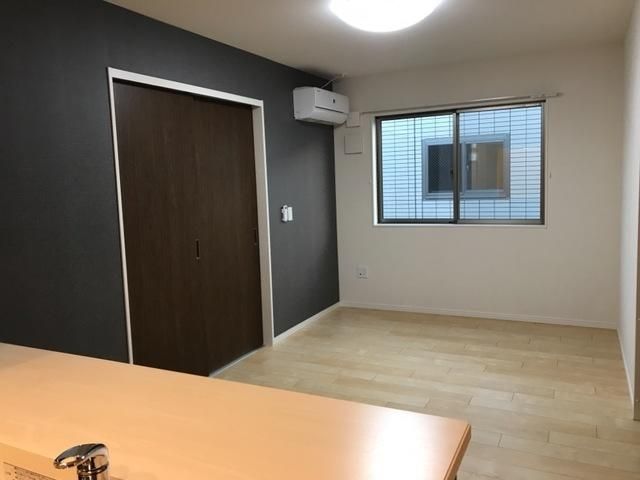 �y���ԁE���r���O�z�@