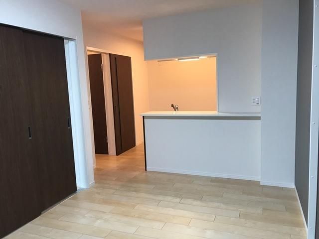 �y�����E���r���O�z�@