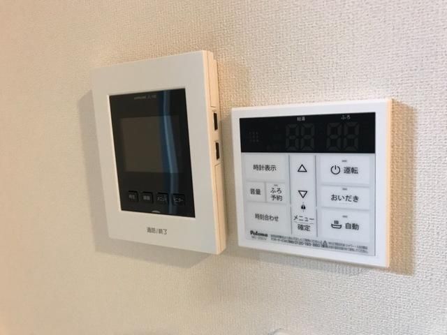 �y�Z�L�����e�B�z�@