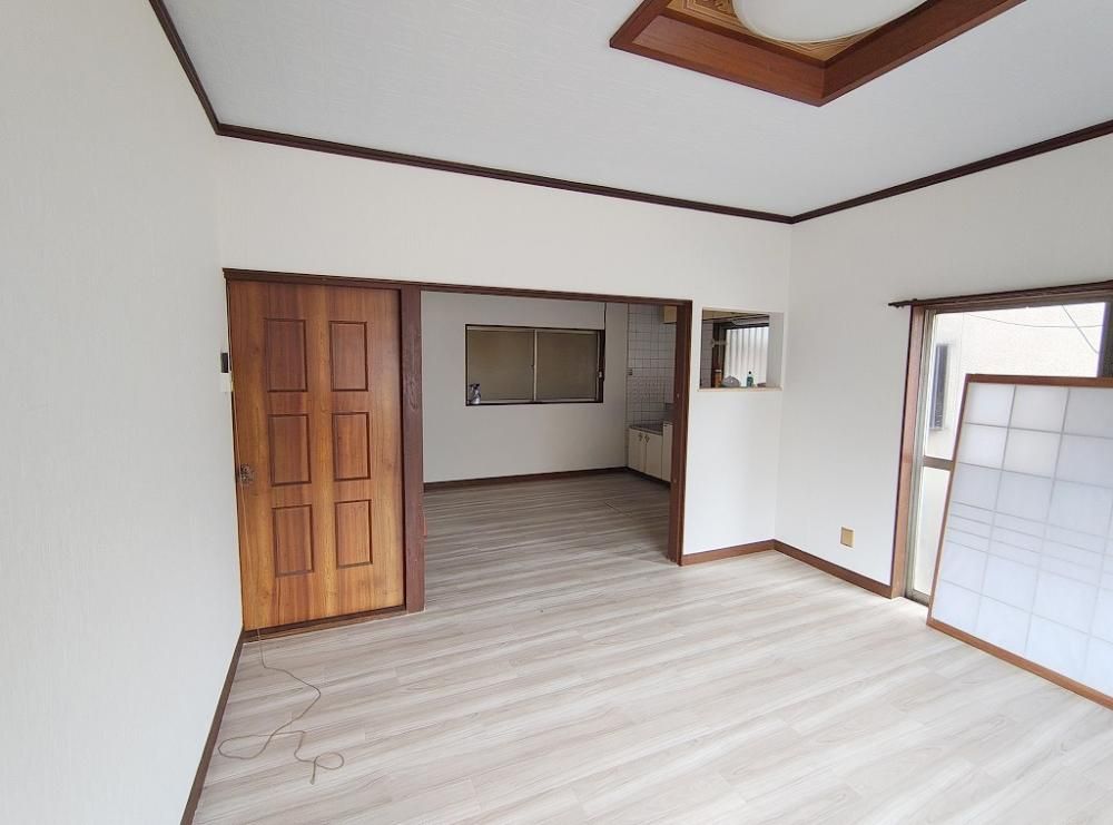 �y���ԁE���r���O�z�@