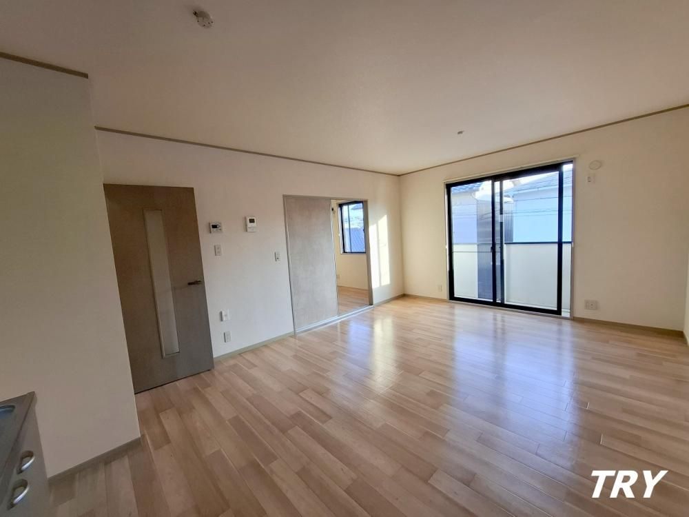 �y�����E���r���O�z�@