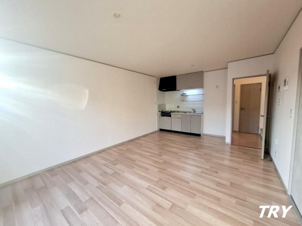 �y�����E���r���O�z�@