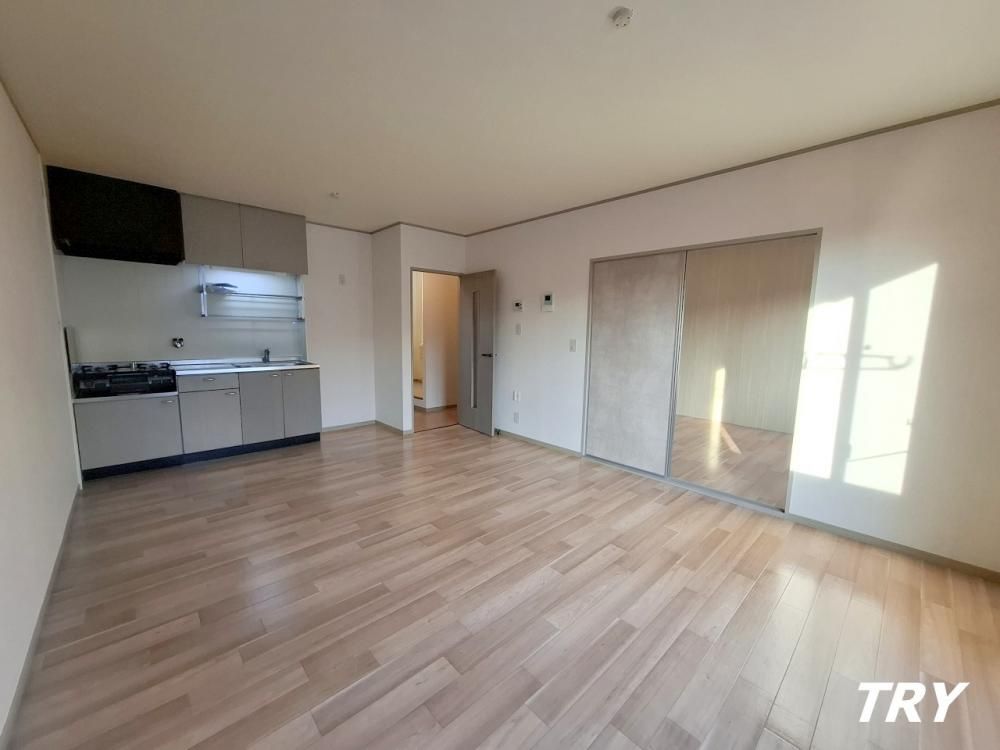 �y�����E���r���O�z�@