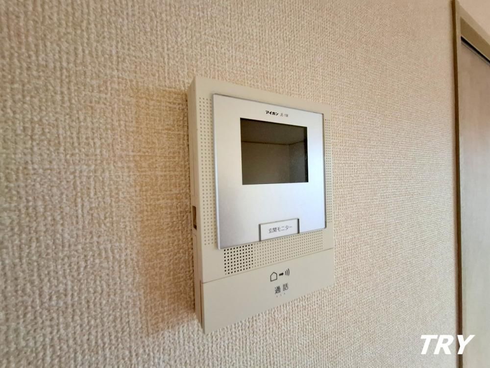 �y�Z�L�����e�B�z�@