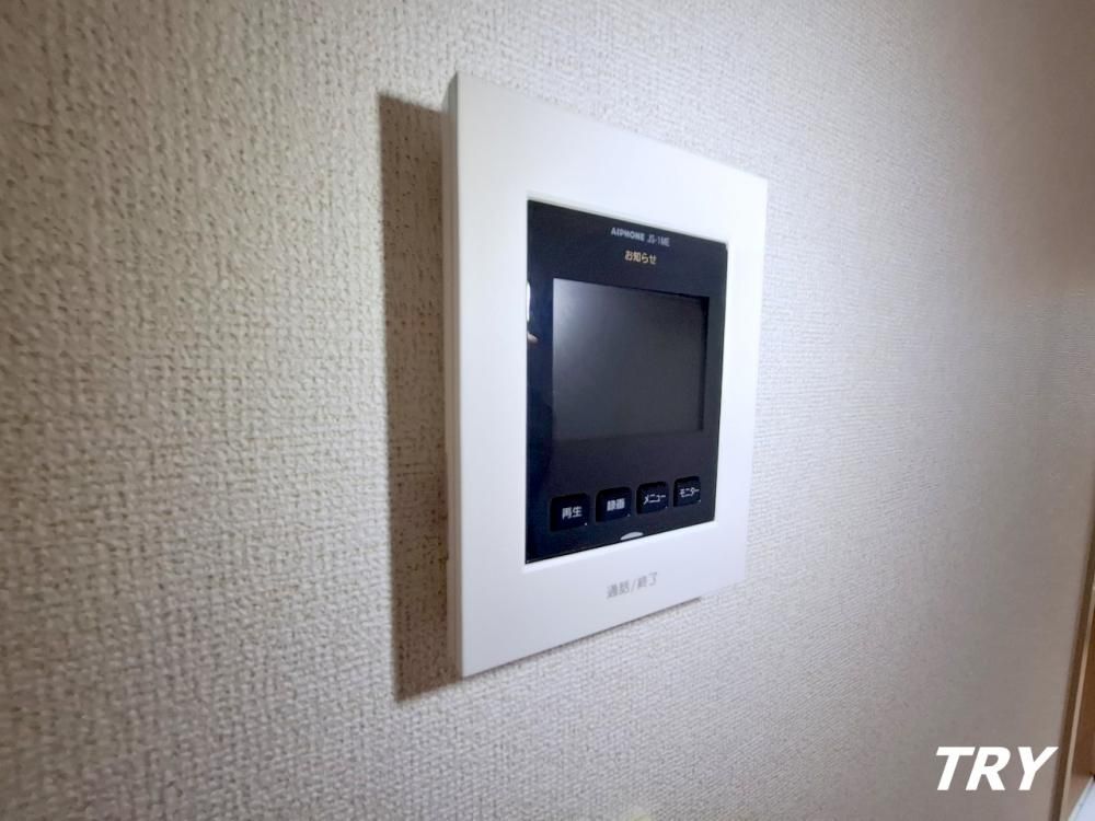 �y�Z�L�����e�B�z�@