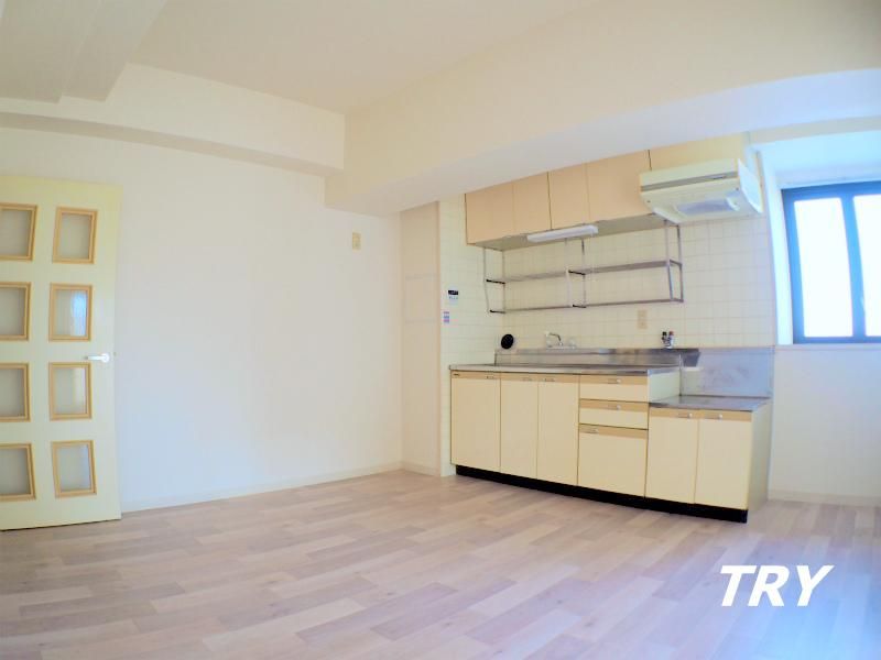 �y�����E���r���O�z�@�_�C�j���O