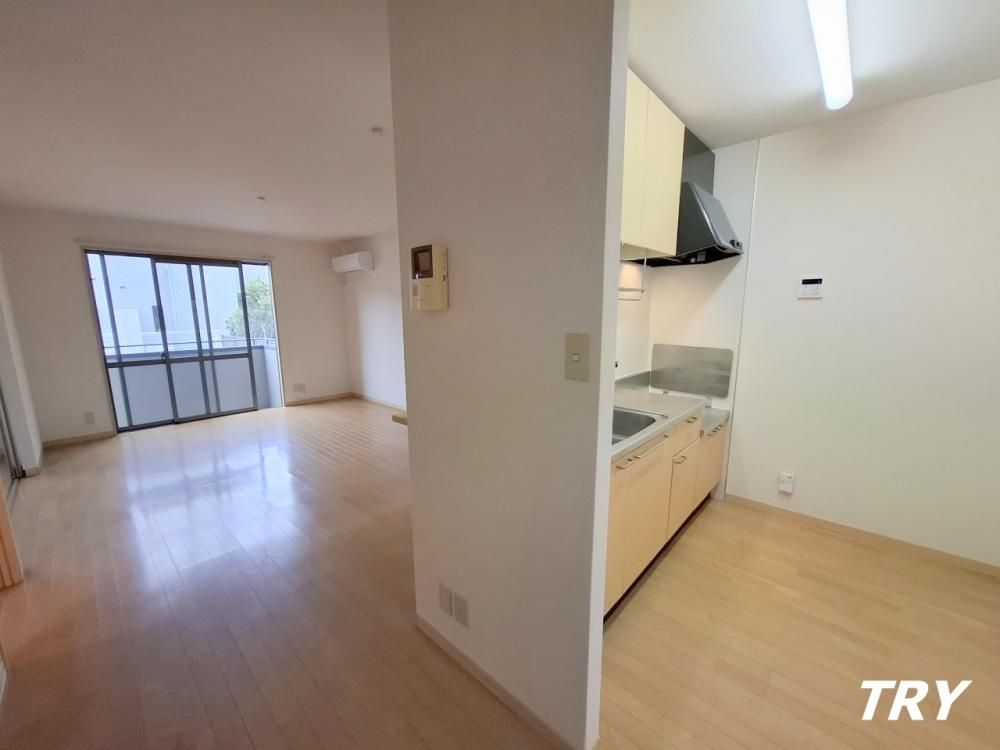 �y�����E���r���O�z�@