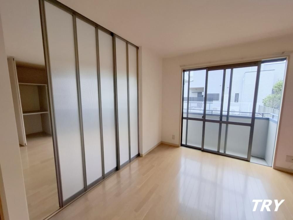 �y�����E���r���O�z�@