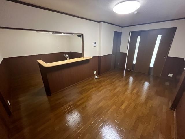 �y���ԁE���r���O�z�@