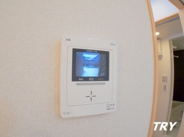 �y�Z�L�����e�B�z�@