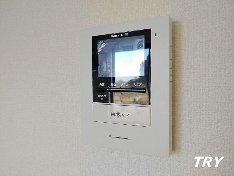 �y�Z�L�����e�B�z�@