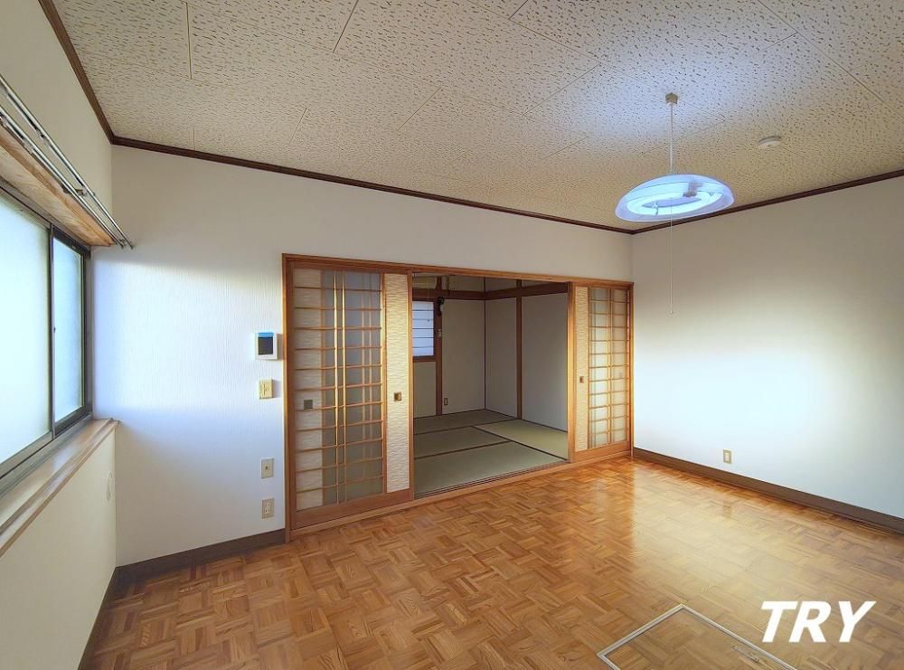 �y�����E���r���O�z�@