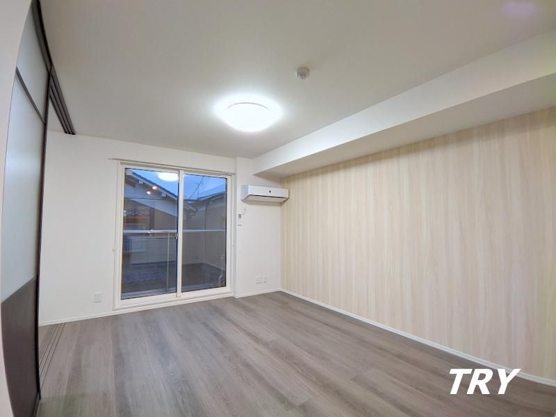 �y�����E���r���O�z�@