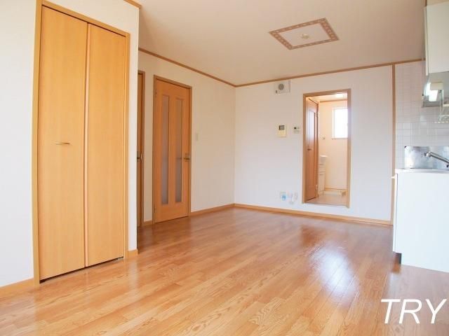 �y���ԁE���r���O�z�@