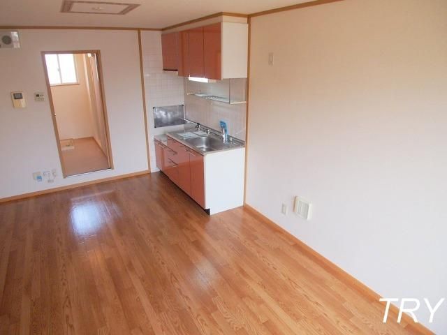 �y�����E���r���O�z�@