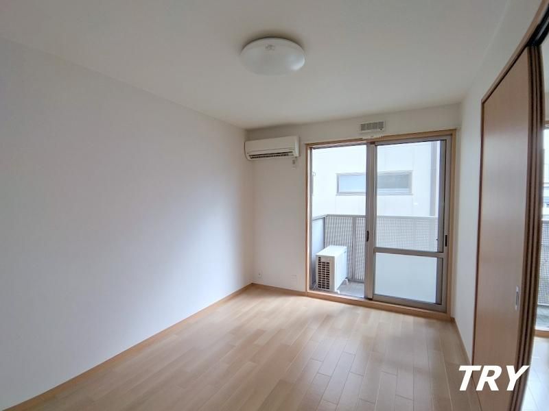 �y�����E���r���O�z�@