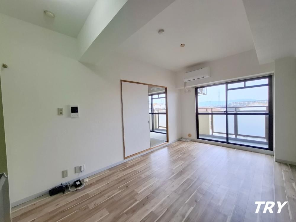 �y�����E���r���O�z�@