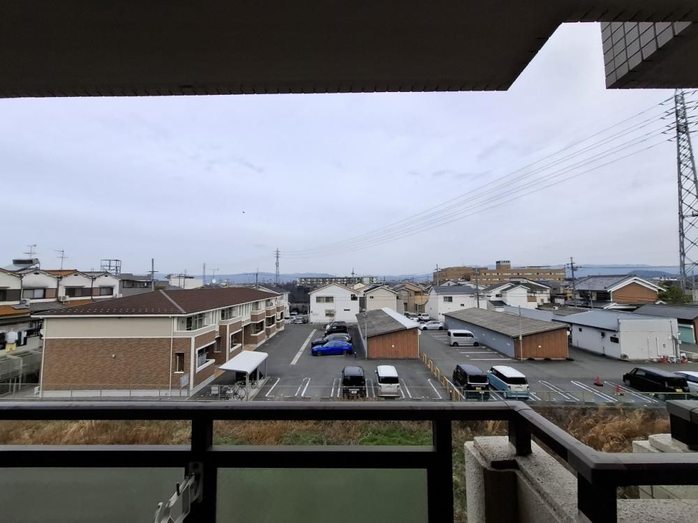 �y���]�z�@