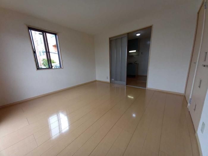 �y���ԁE���r���O�z�@