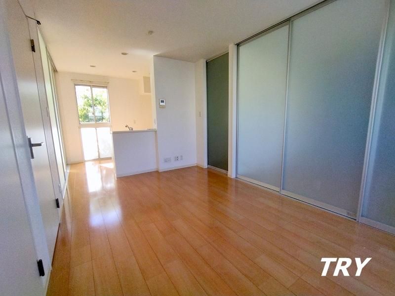 �y�����E���r���O�z�@