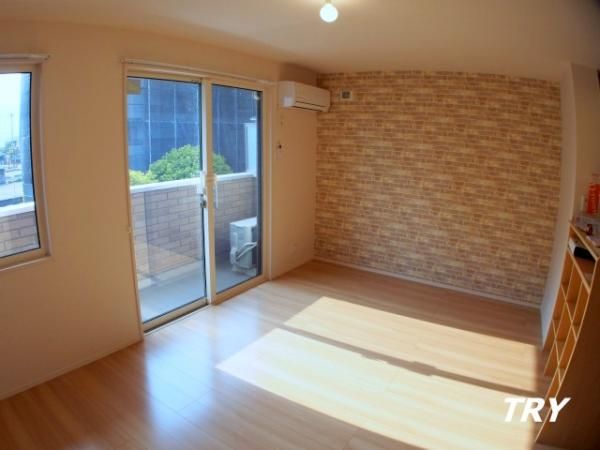 �y�����E���r���O�z�@