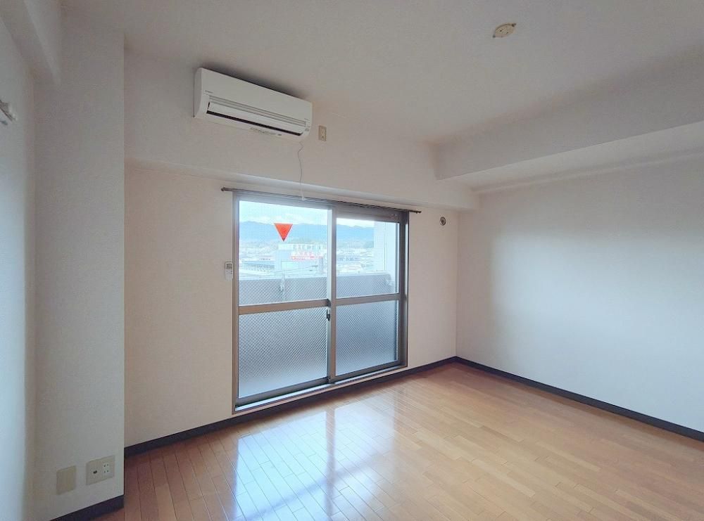 �y�����E���r���O�z�@