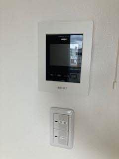 �y�Z�L�����e�B�z�@