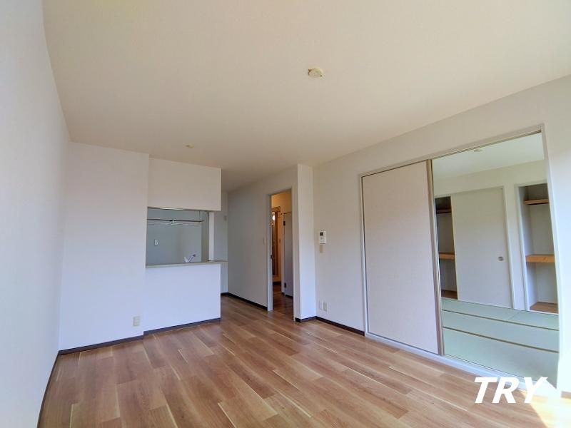 �y���ԁE���r���O�z�@