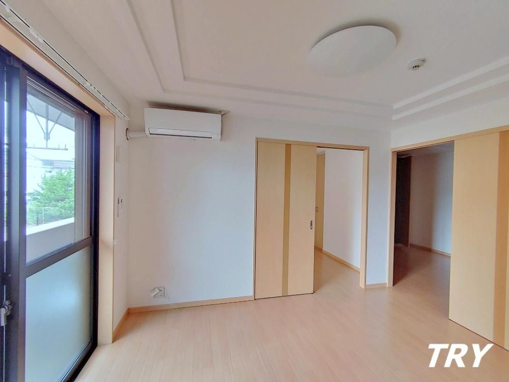 �y�����E���r���O�z�@