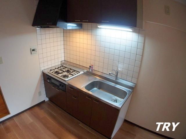 �y�L�b�`���z�@