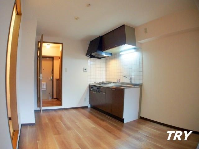 �y���ԁE���r���O�z�@�_�C�j���O