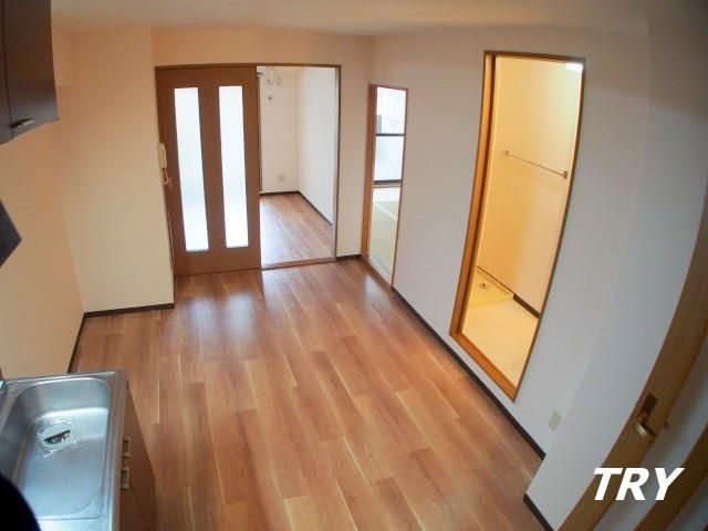 �y�����E���r���O�z�@�_�C�j���O