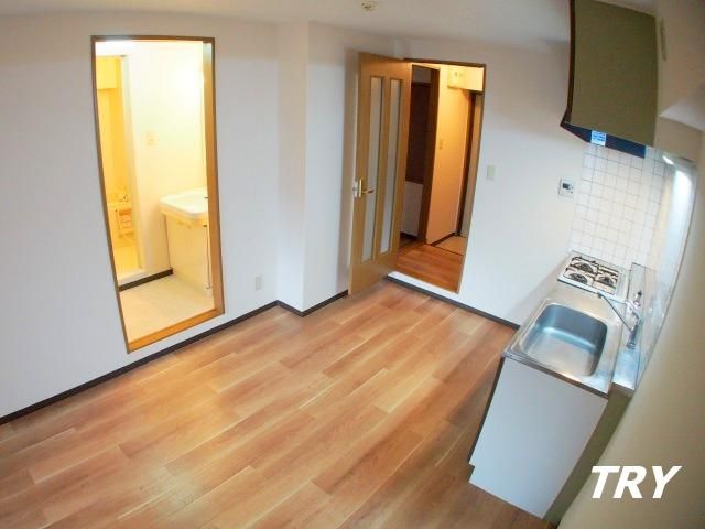 �y�����E���r���O�z�@�_�C�j���O