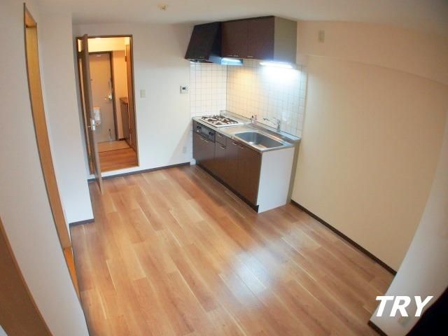 �y�����E���r���O�z�@�_�C�j���O